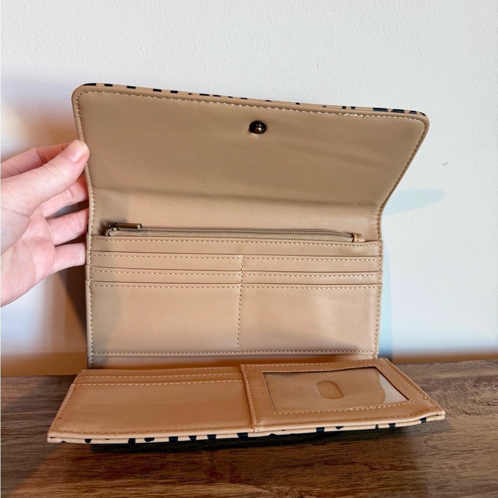 Crossbody & Wallet Bundle - Picture 5 of 9